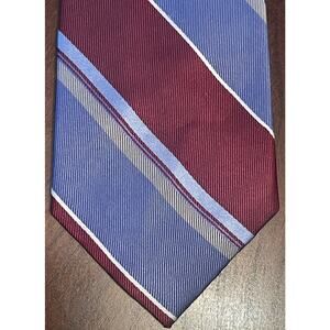 Chaps Burgundy Blue 100% Silk Men’s Neck Tie Made In China